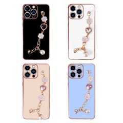 iPhone 13 Pro Kılıf El Tutamaçlı Kamera Korumalı Taka Silikon Kapak