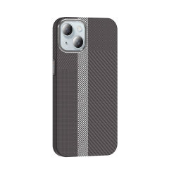 iPhone 15 Kılıf Kablosuz Şarj Özellikli Karbon Fiber Görünümlü Gros Kapak