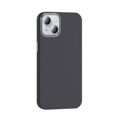 iPhone 15 Kılıf Kablosuz Şarj Özellikli Karbon Fiber Görünümlü Gros Kapak