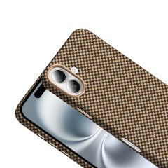 iPhone 16 Kılıf Kablosuz Şarj Özellikli Karbon Fiber Görünümlü Gros Kapak