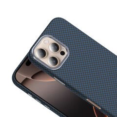 iPhone 16 Pro Kılıf Kablosuz Şarj Özellikli Karbon Fiber Görünümlü Gros Kapak