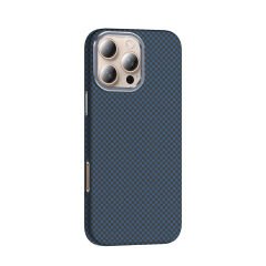 iPhone 16 Pro Max Kılıf Kablosuz Şarj Özellikli Karbon Fiber Görünümlü Gros Kapak